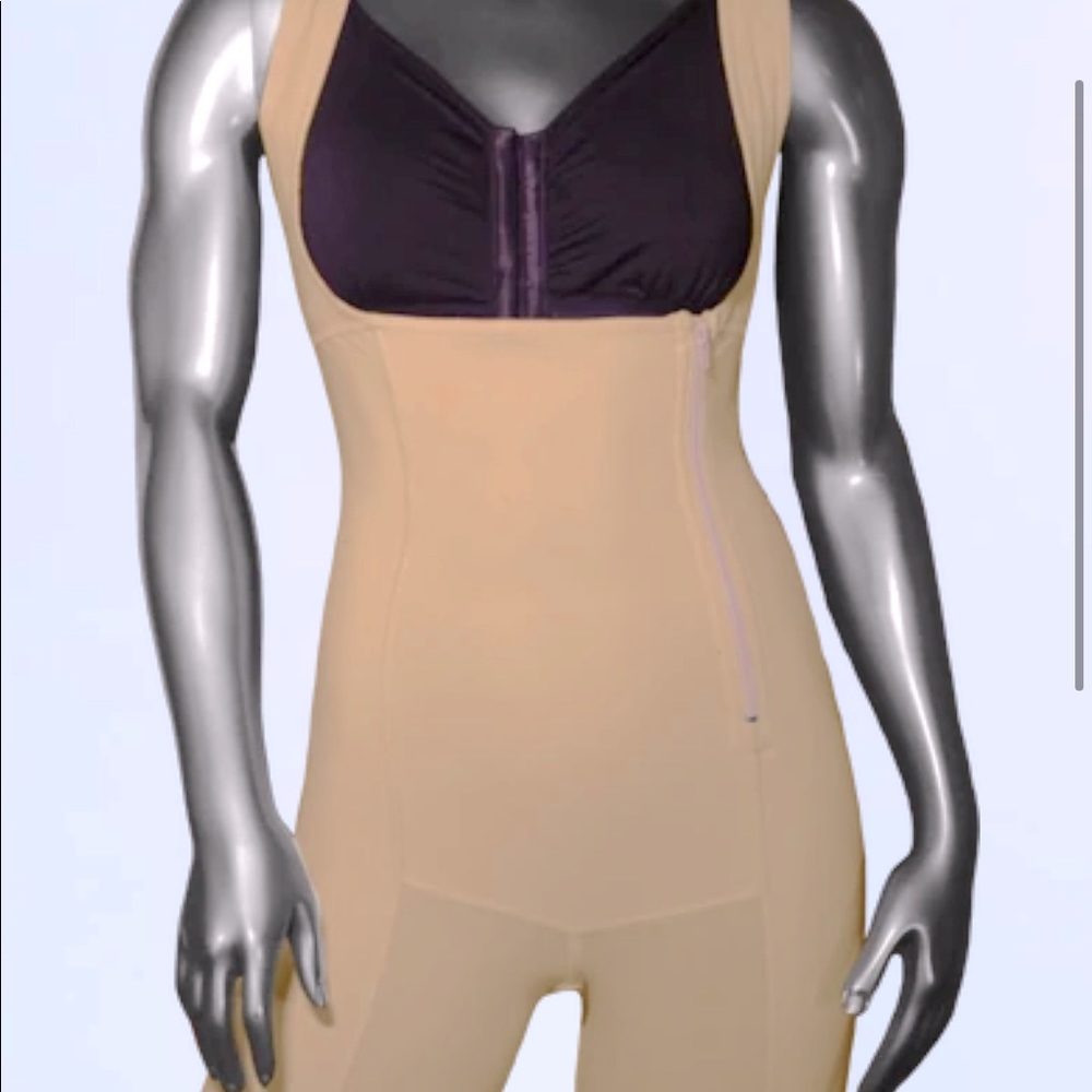 Colombian Faja (Stage 1) for BBL/Liposuction/Tummy Tuck Surgery.